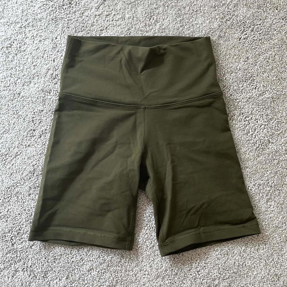Aritzia TNA Life Biker Shorts in Moss 7”